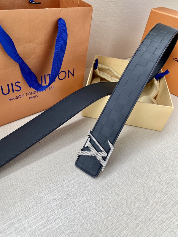 激安ルイヴィトンベルト着用イメージ